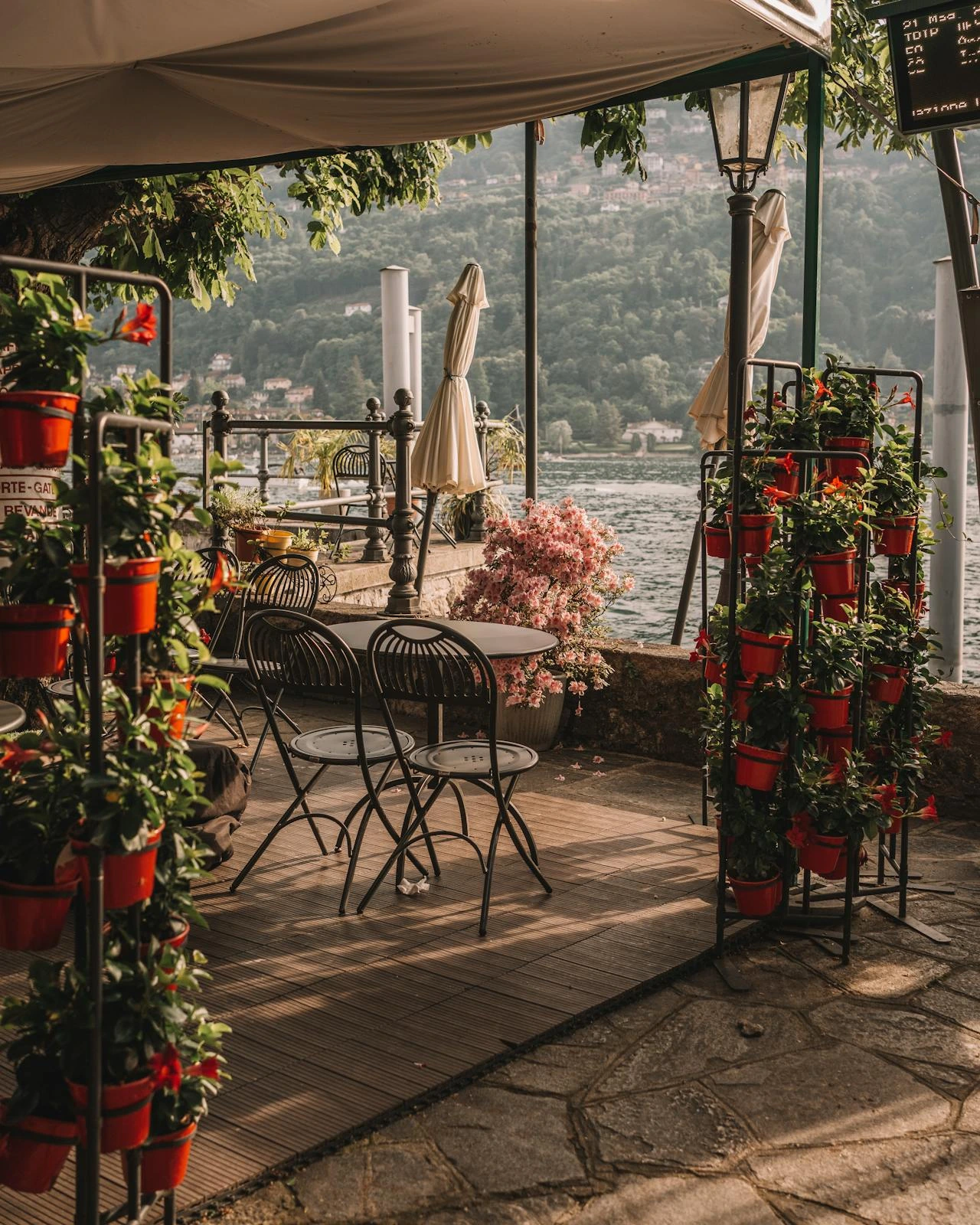 lake como, italy luxury travel destination